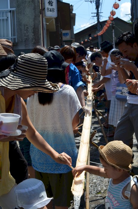 湯平大ソーメン流し大会画像１